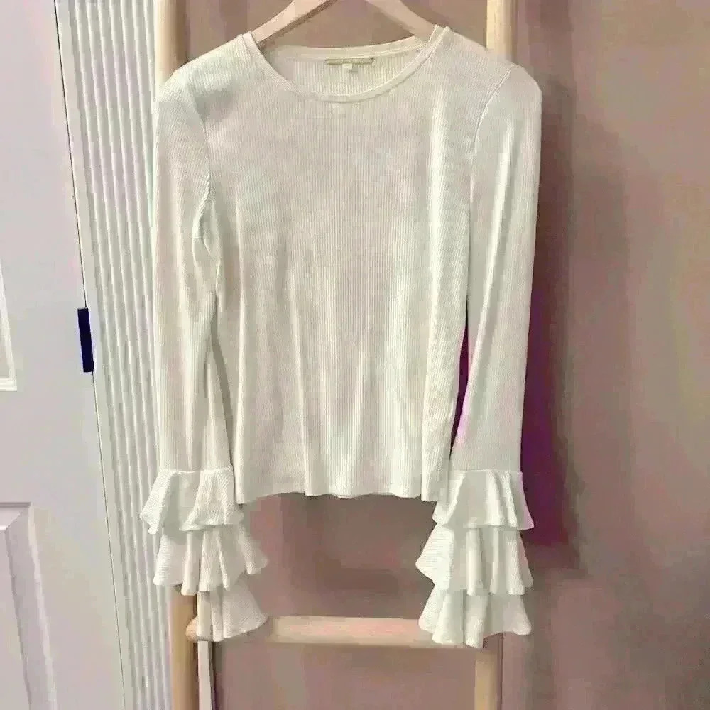 Gianni Bini Ruffled Sleeve White Top/Sweater ribbed XS video - Picture 2 of 6
